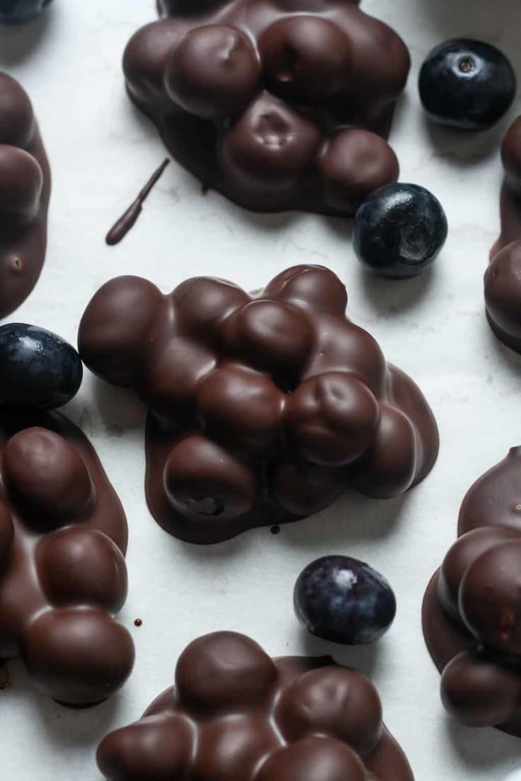 Sun-Kissed Berry Fusion: Nature's Sweetness